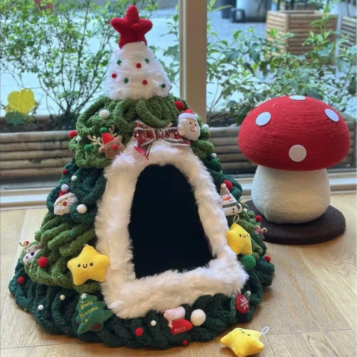 DIY Christmas Cat Bed Kit, Festive Design for Cats, Includes Soft Bedding & Accessory, Perfect for Holiday Seasons and Year-Round Use