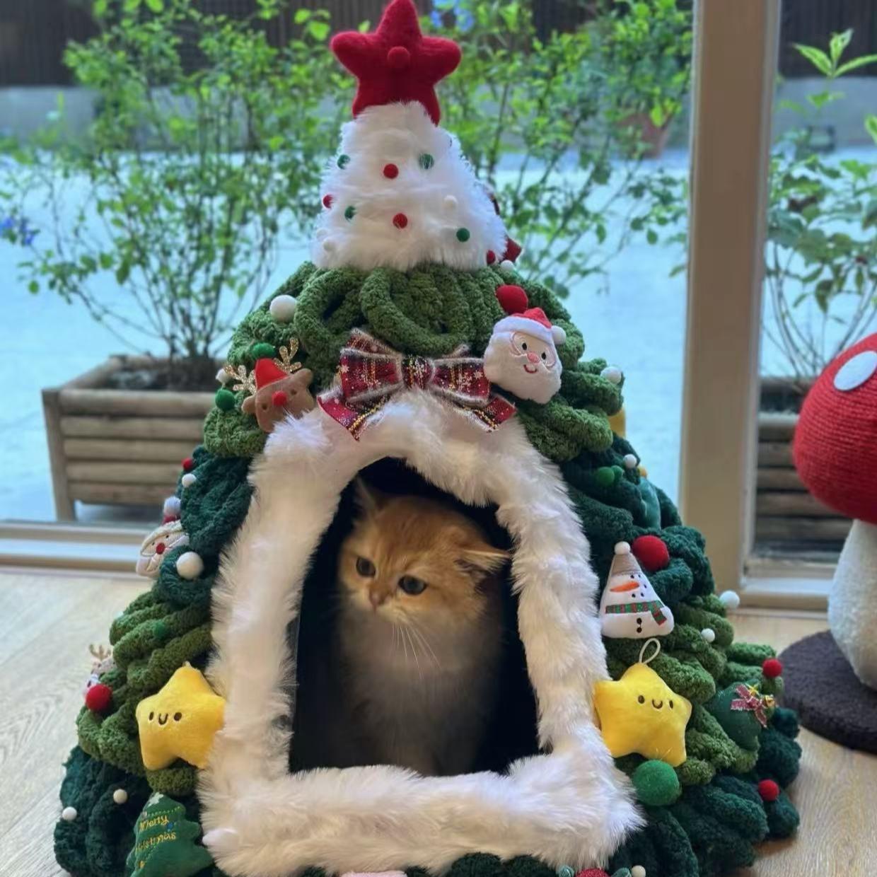 DIY Christmas Cat Bed Kit, Festive Design for Cats, Includes Soft Bedding & Accessory, Perfect for Holiday Seasons and Year-Round Use